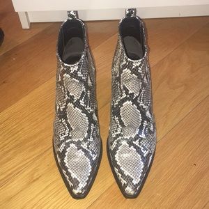 Black white snake print booties